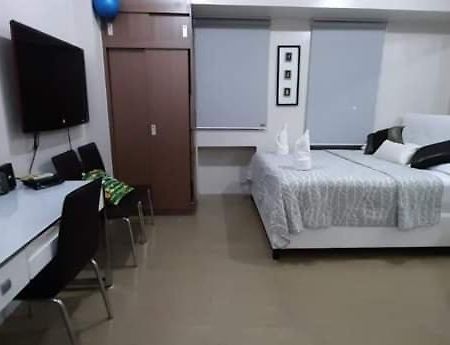 Zg-150Newport Apartment Manila Bagian luar foto