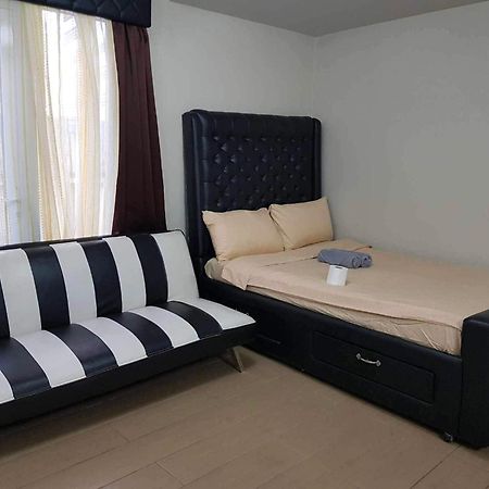 Zg-150Newport Apartment Manila Bagian luar foto