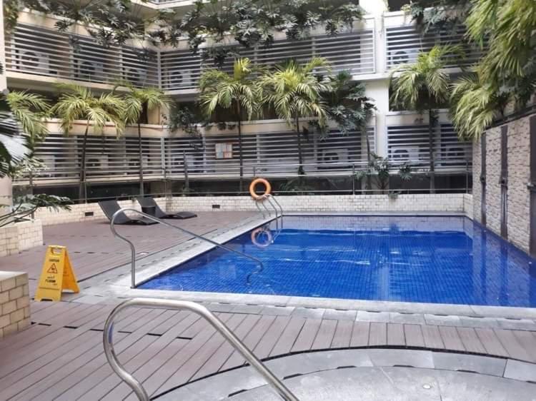 Zg-150Newport Apartment Manila Bagian luar foto